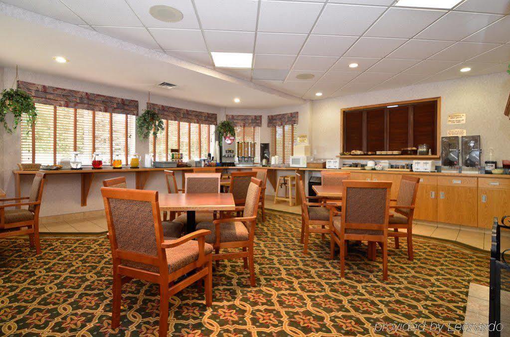 Days Inn By Wyndham Swift Current Exterior photo