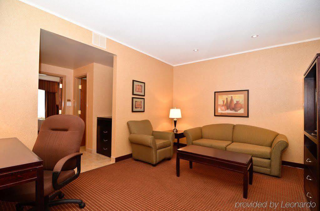 Days Inn By Wyndham Swift Current Exterior photo